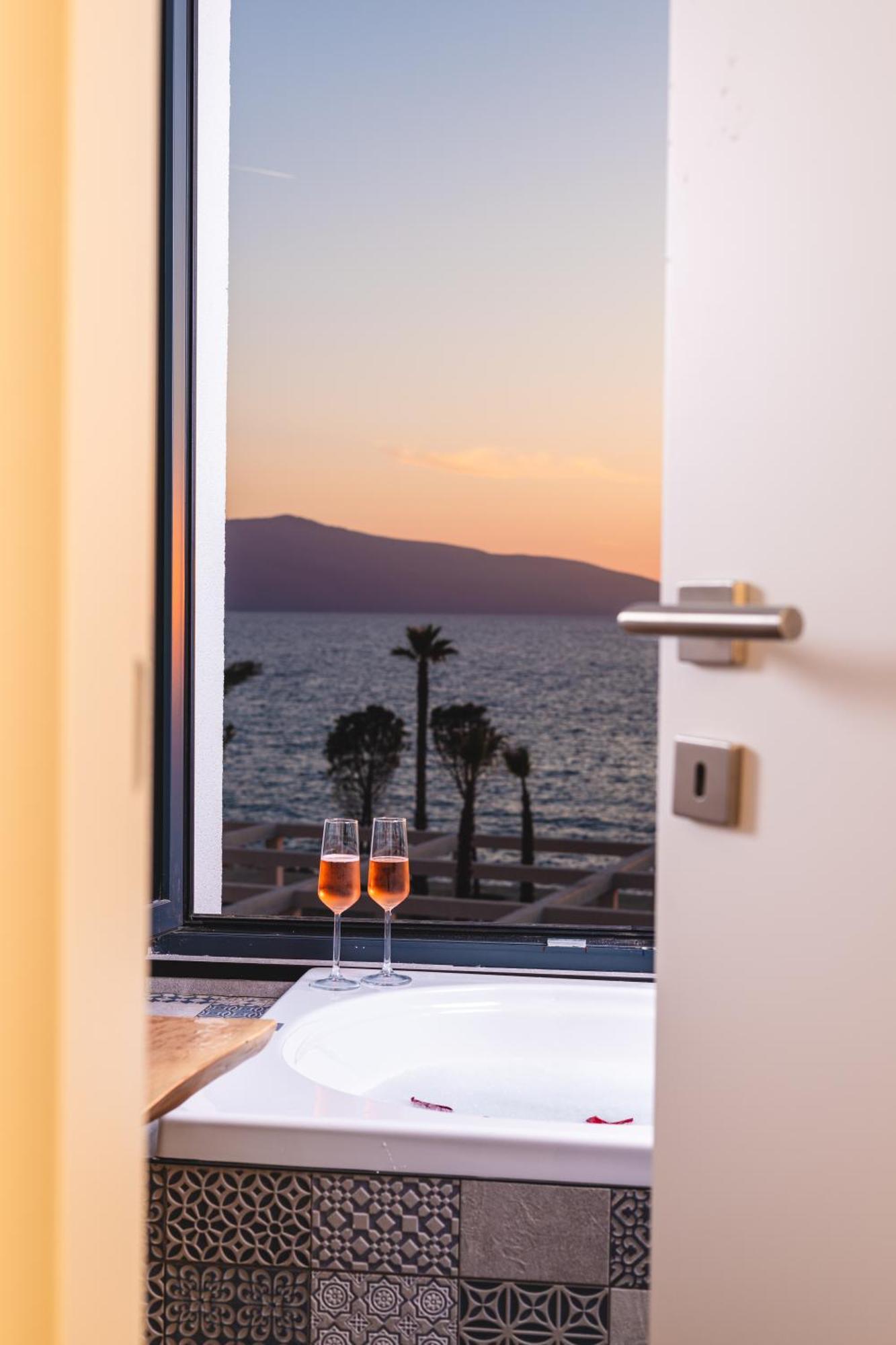 Azar Luxury Suites Vlorë Exteriér fotografie